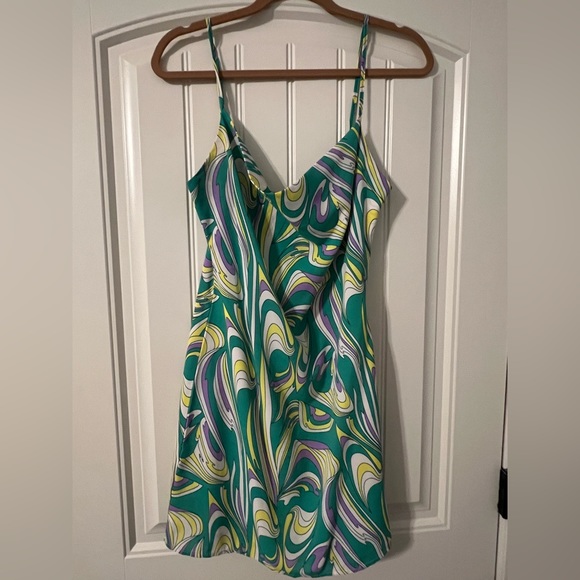 Green Mini dress - Picture 3 of 4